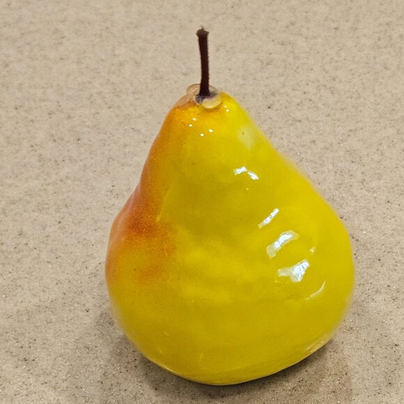 VINTAGE HANDPAINTED CERAMIC PEAR MAJOLICA DECOR DISPLAY ART FRUIT VIETRI ITALY - Picture 4 of 6